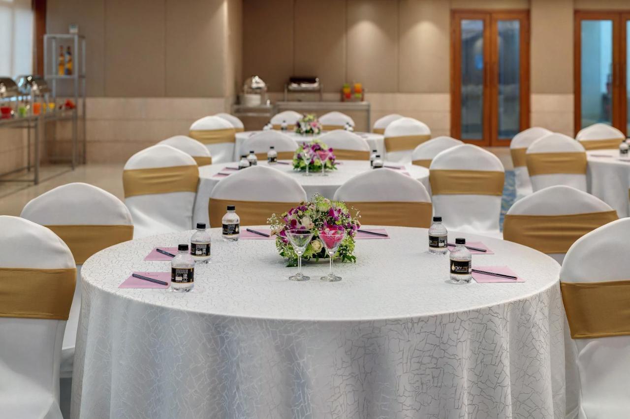 The Fern Residency Turbhe Hotel Нави Мумбай Екстериор снимка