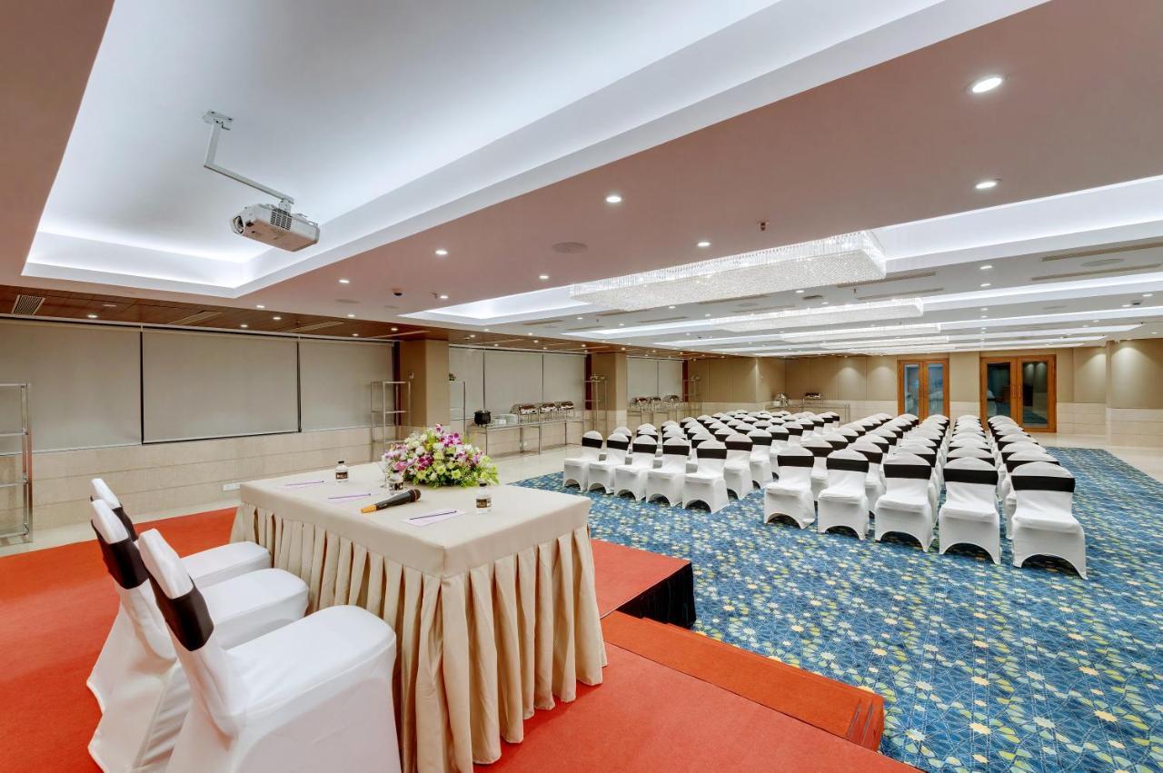 The Fern Residency Turbhe Hotel Нави Мумбай Екстериор снимка