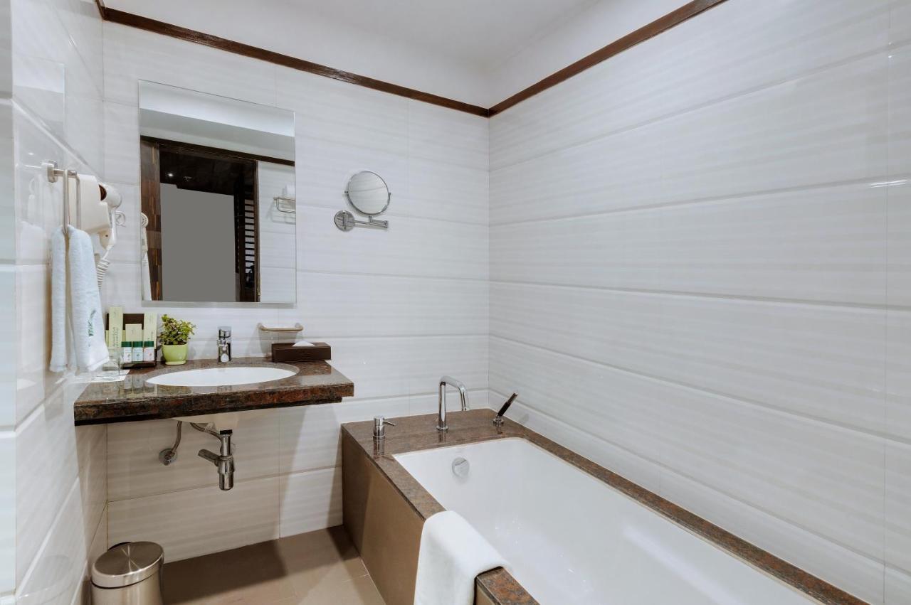 The Fern Residency Turbhe Hotel Нави Мумбай Екстериор снимка