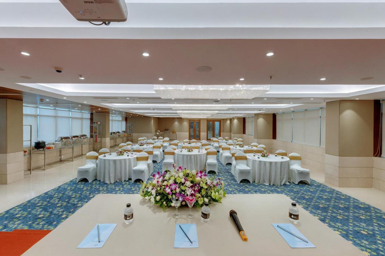 The Fern Residency Turbhe Hotel Нави Мумбай Екстериор снимка