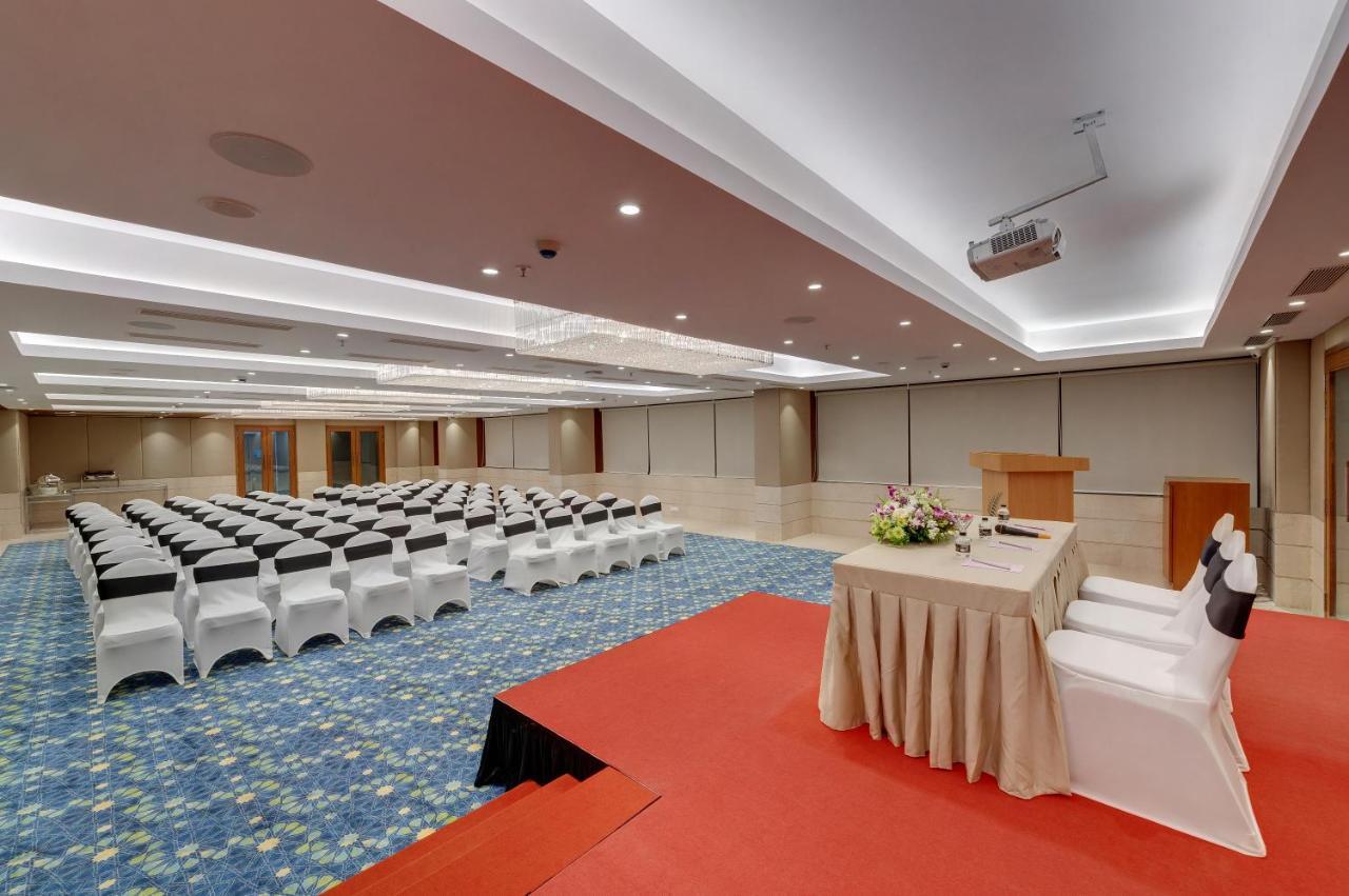 The Fern Residency Turbhe Hotel Нави Мумбай Екстериор снимка