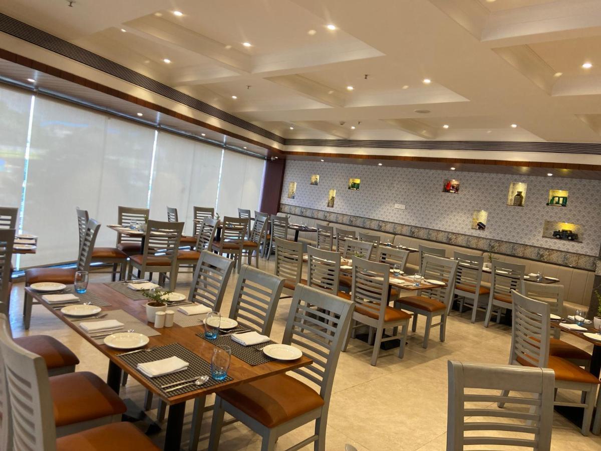 The Fern Residency Turbhe Hotel Нави Мумбай Екстериор снимка